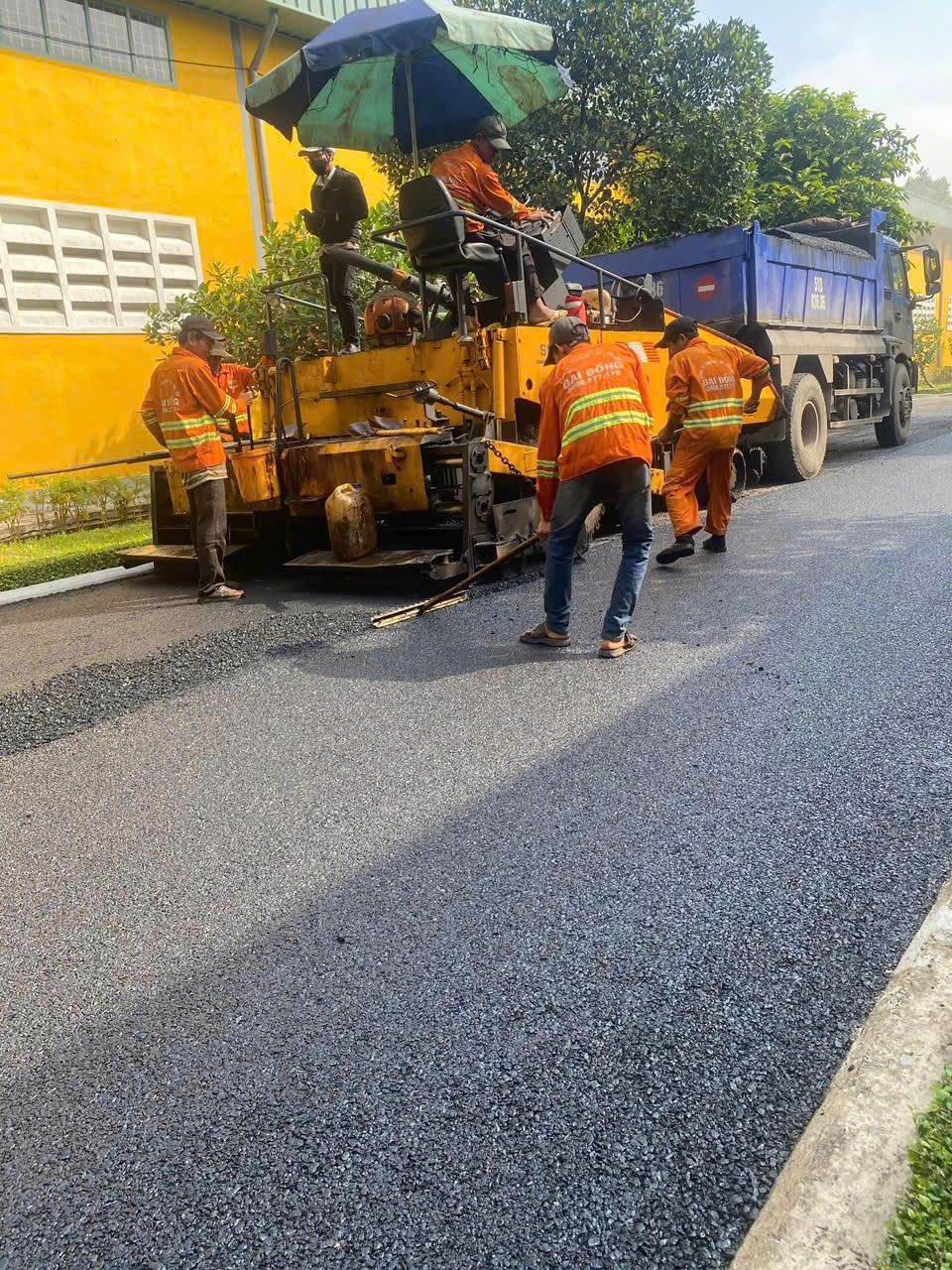 Thi Công Thảm Lót Nhựa Bê Tông Tại Bình Dương